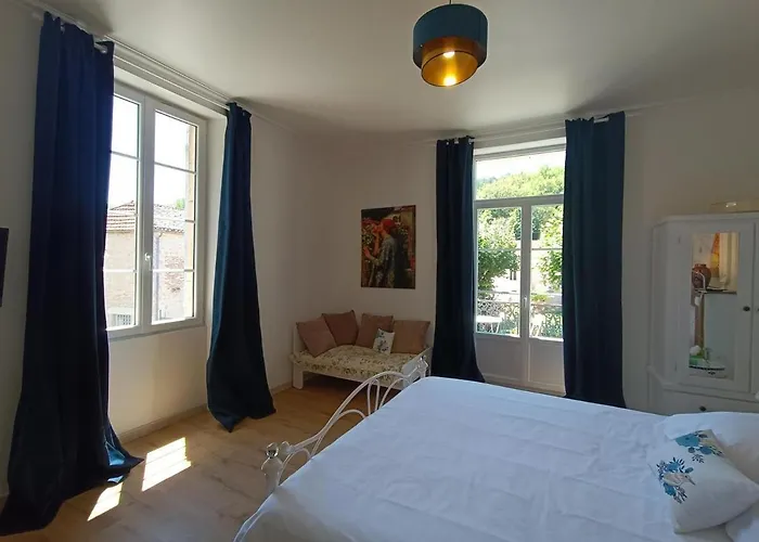 Maison Sur Le Lot