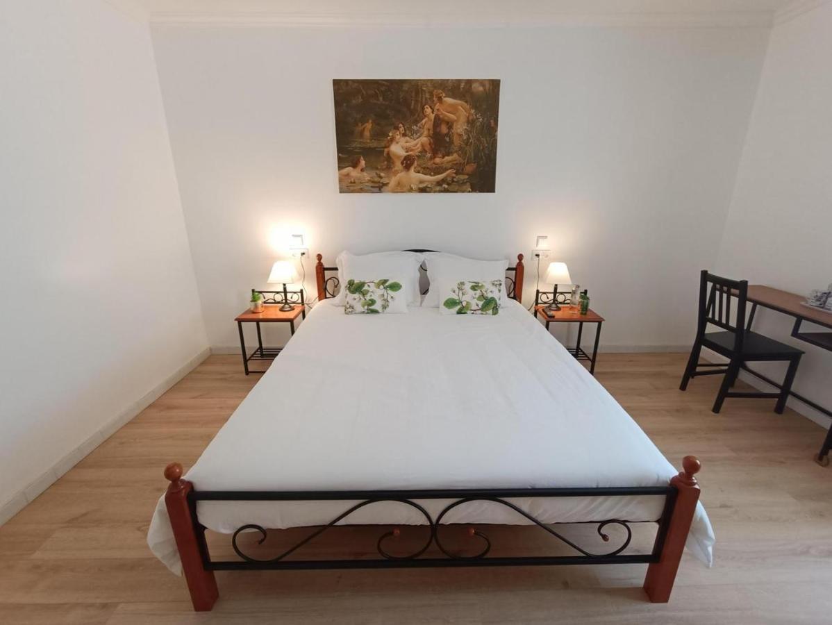 Maison Sur Le Lot Bed & Breakfast Saint-Vincent-Rive-d'Olt