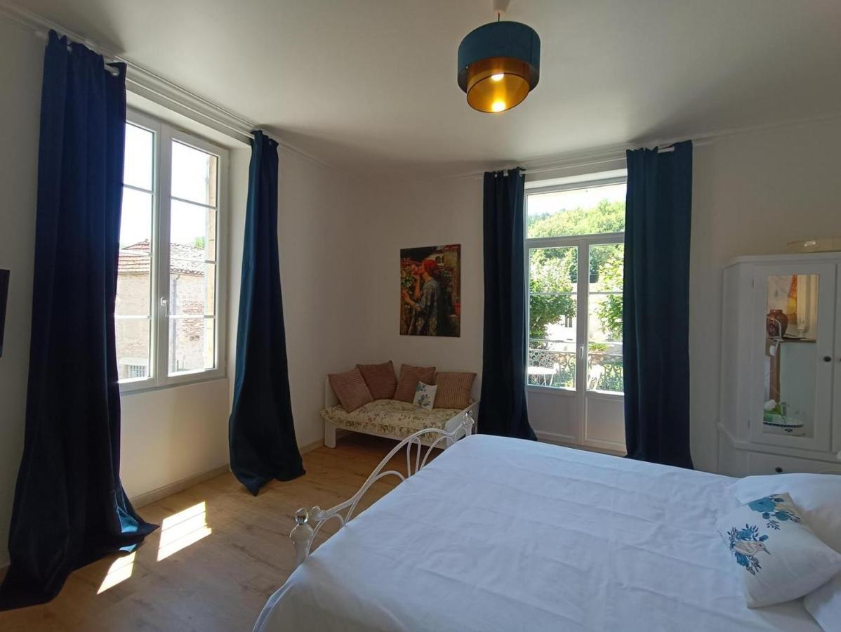 Maison Sur Le Lot Bed & Breakfast *